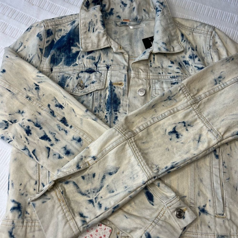 FREE PEOPLE Jones Tie Dye Blue Denim Jacket Size M. - Picture 11 of 11